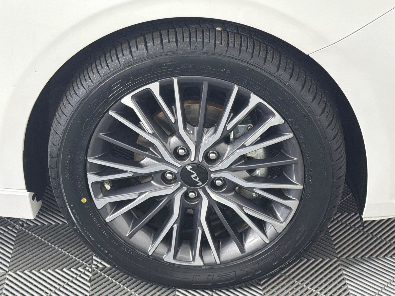 Used 2022 Kia Forte GT-Line w/ GT-Line Technology Package FWD image 12