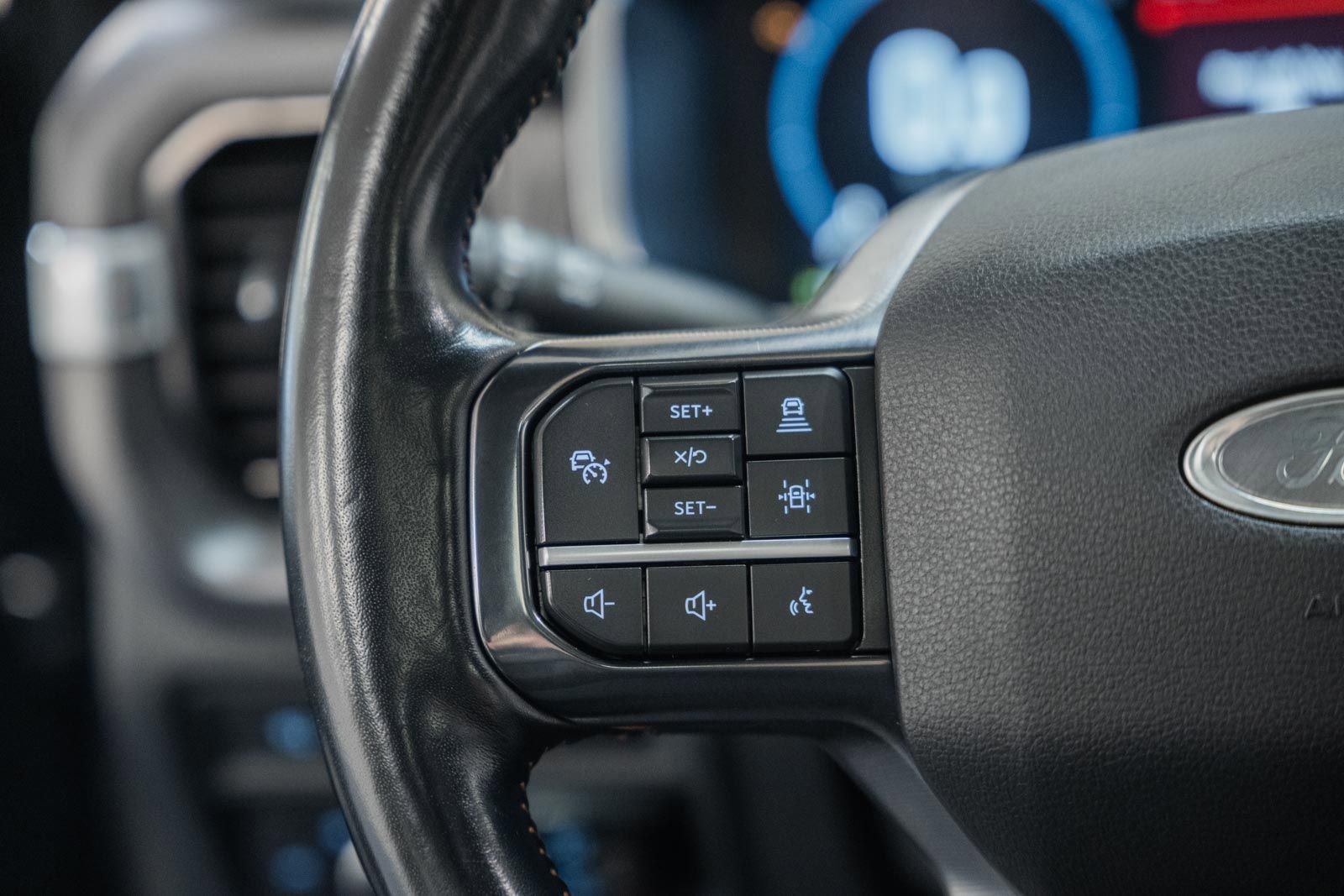 Certified 2023 Ford F150 Platinum w/ FX4 Off-Road Package image 36