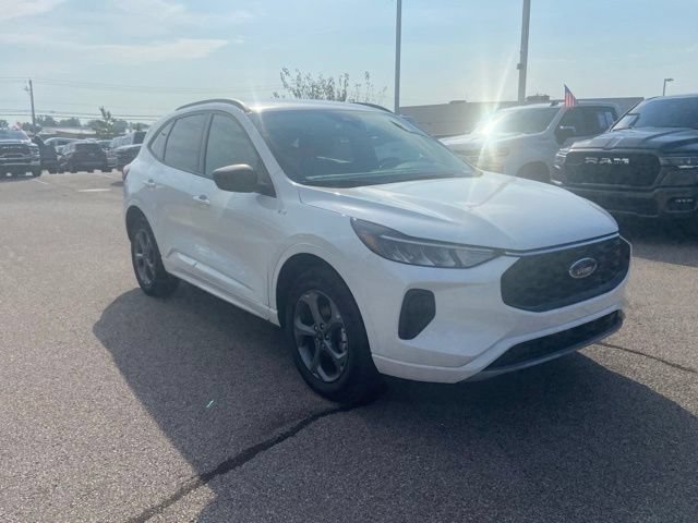 Certified 2024 Ford Escape ST-Line w/ Tech Pack #1 AWD/4WD image 3