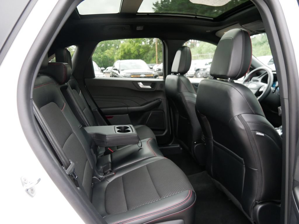 Certified 2025 Ford Escape ST-Line Select w/ Tech Pack #2 AWD/4WD image 9