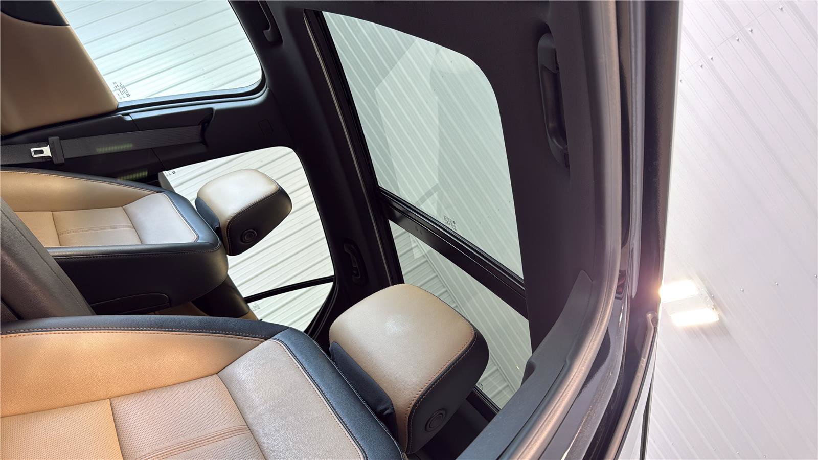Used 2023 Chevrolet Equinox Premier AWD/4WD image 17