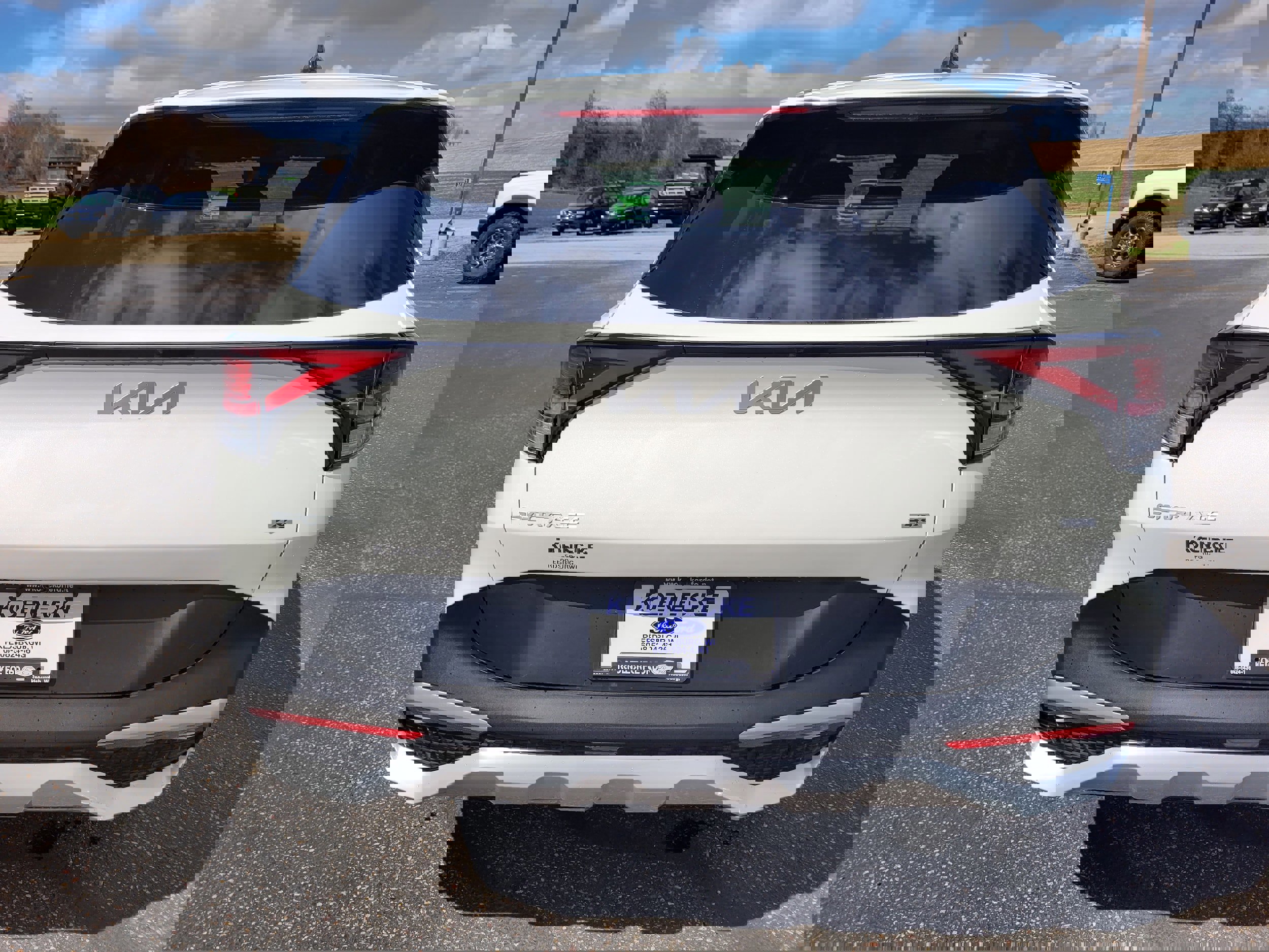 Used 2023 Kia Sportage LX AWD/4WD image 3