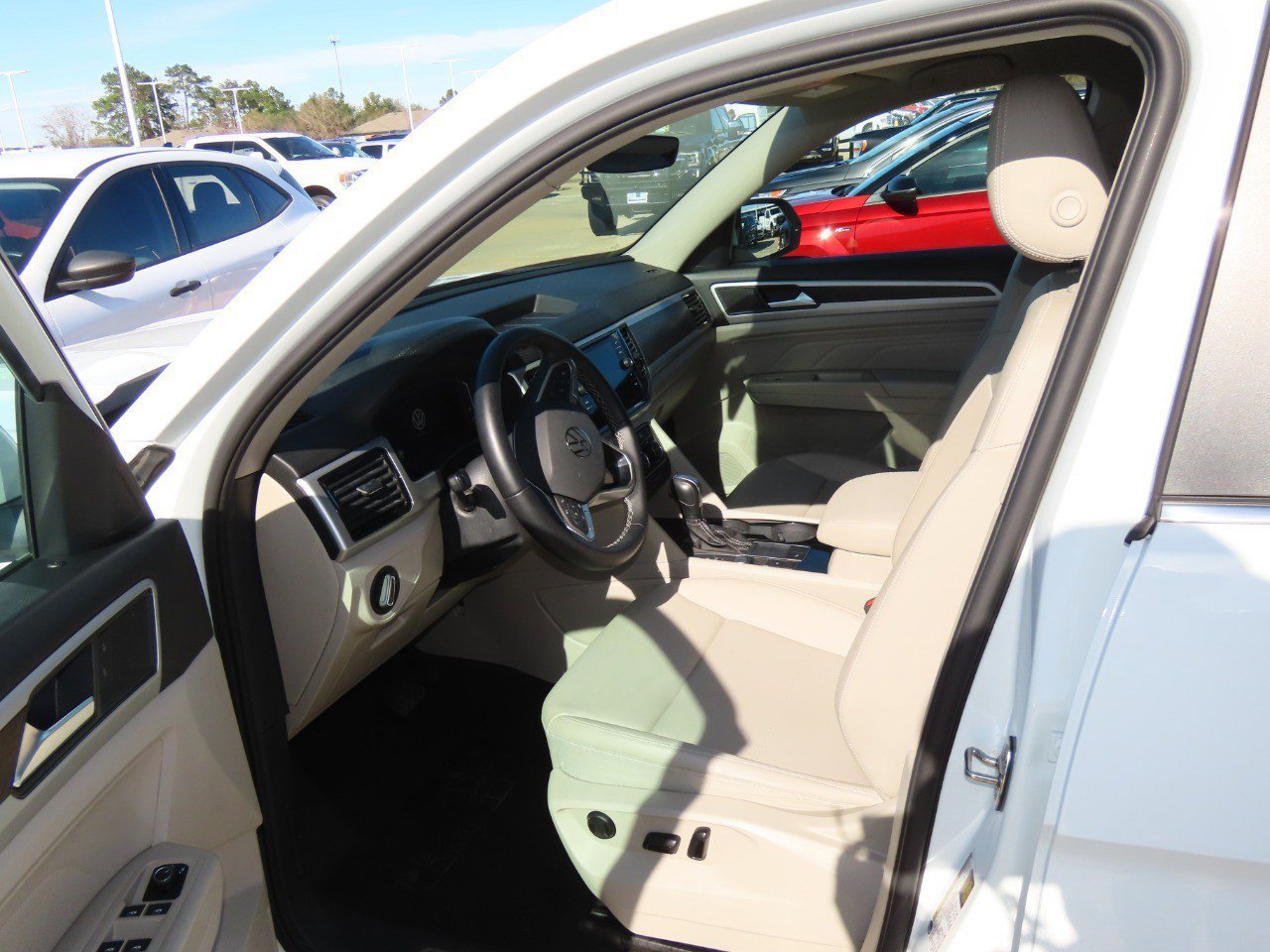 Used 2023 Volkswagen Atlas SE image 26