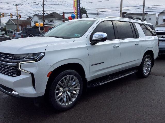 Used 2023 Chevrolet Suburban Premier image 5