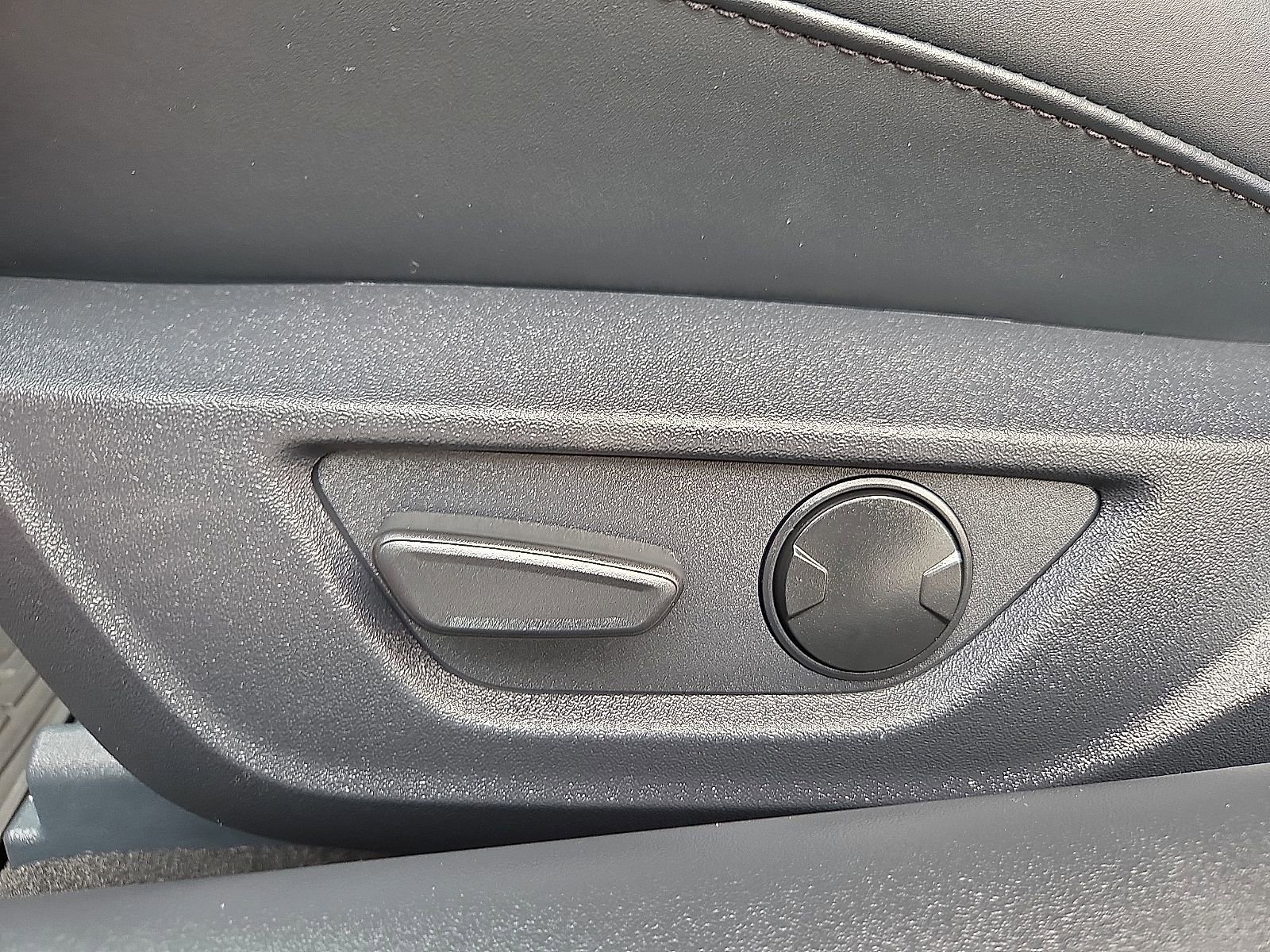 Certified 2025 Ford Mustang Coupe RWD image 15