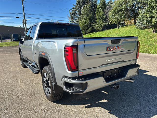 Used 2025 GMC Sierra 2500 Denali w/ Denali Reserve Package AWD/4WD image 2