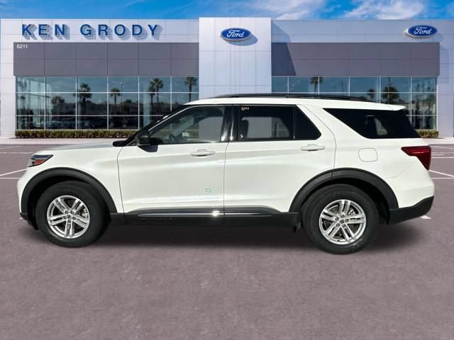 Certified 2023 Ford Explorer XLT w/ Equipment Group 202A RWD image 5
