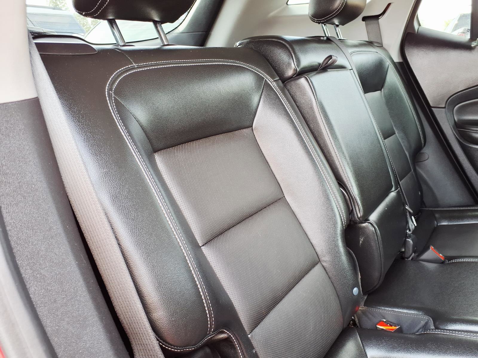 Used 2023 GMC Terrain SLT image 15