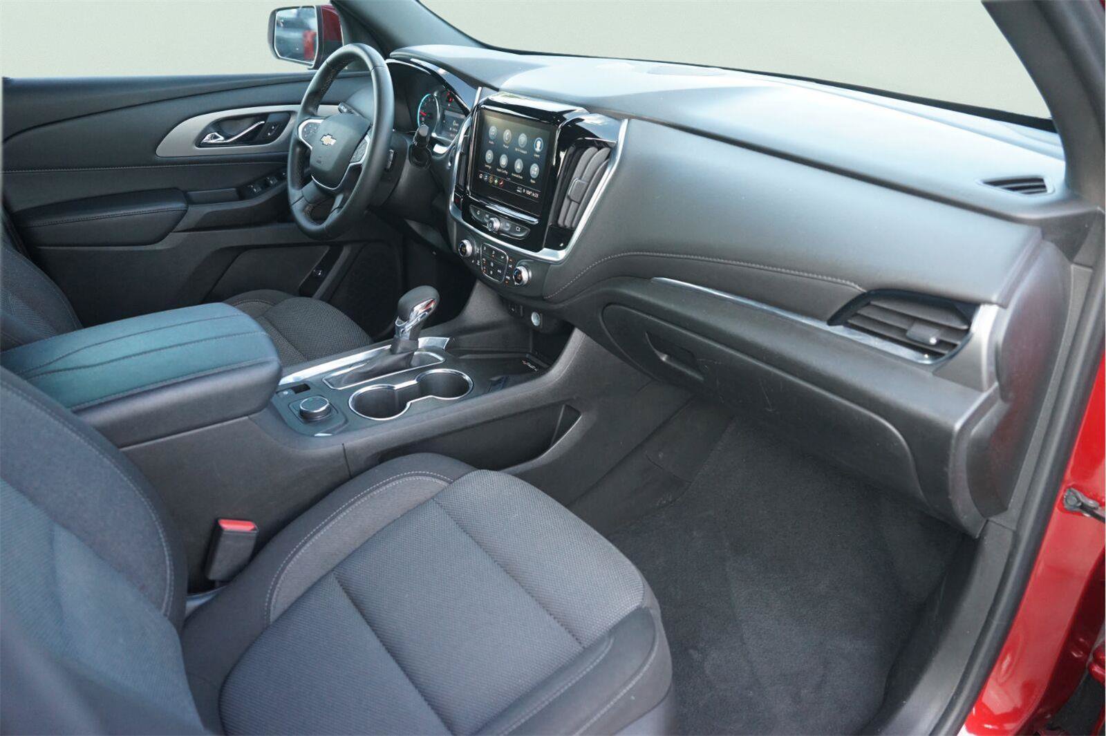 Used 2023 Chevrolet Traverse LT FWD image 19