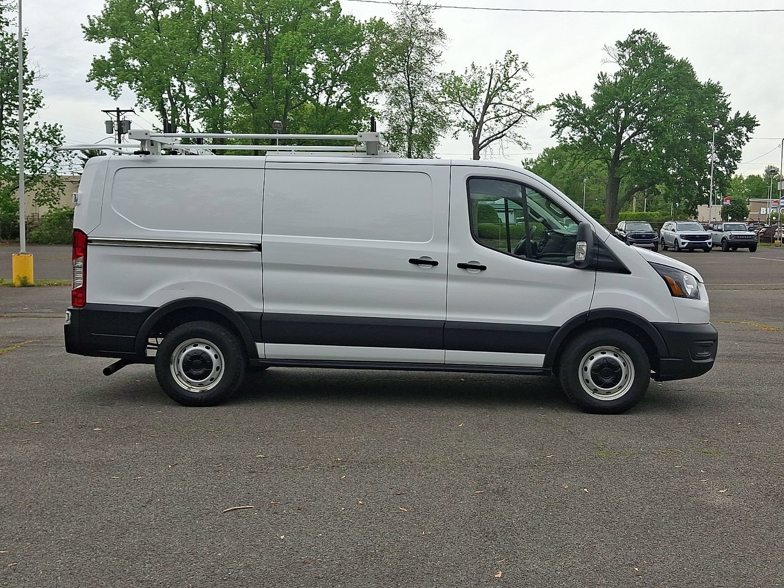 Certified 2023 Ford Transit 150 Low Roof RWD image 8