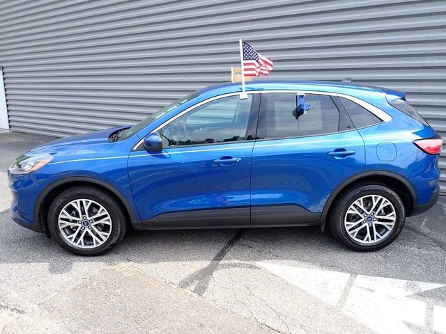 Certified 2022 Ford Escape SEL w/ Technology Package AWD/4WD image 2