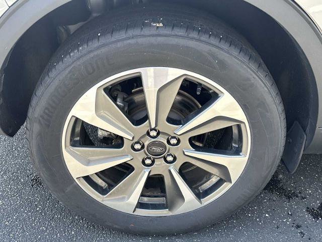 Certified 2024 Ford Escape Platinum AWD/4WD image 31