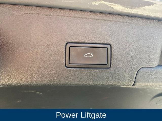 Used 2023 Volkswagen Atlas Cross Sport SEL R-Line AWD/4WD image 10