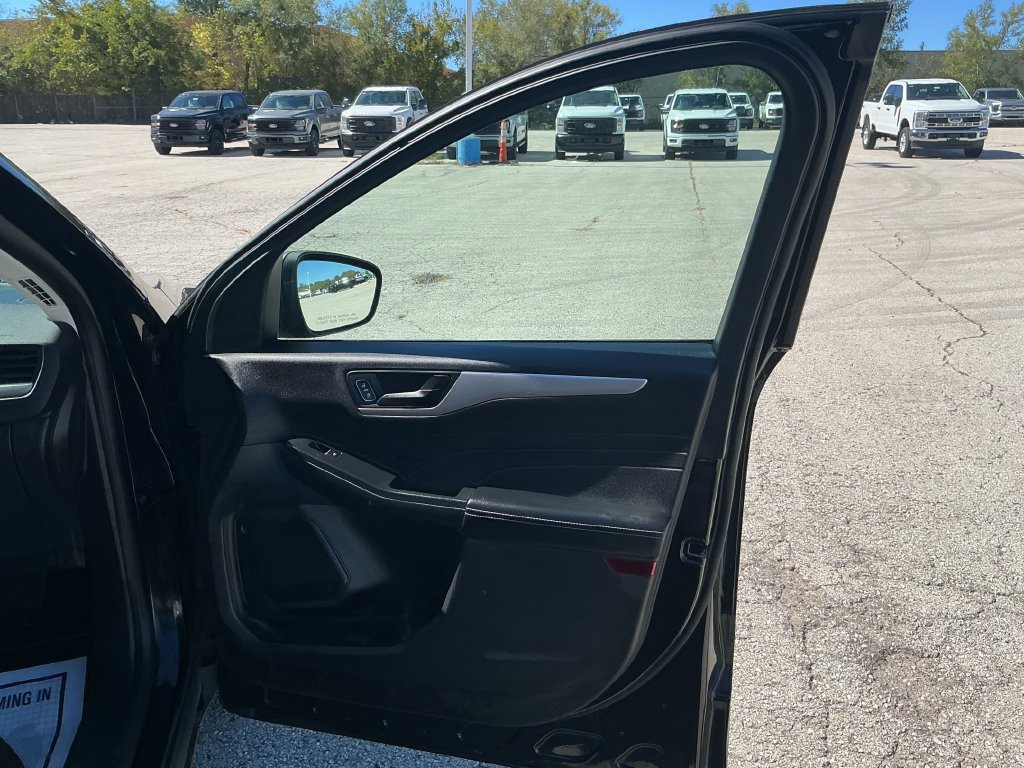 Certified 2022 Ford Escape SE AWD/4WD image 22
