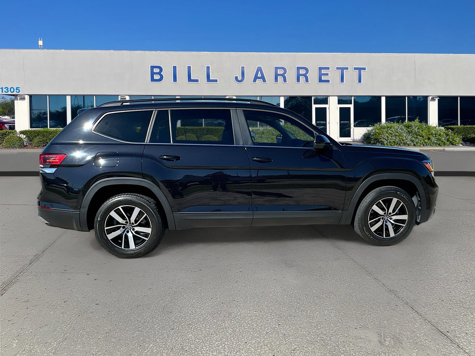 Used 2023 Volkswagen Atlas SE image 6