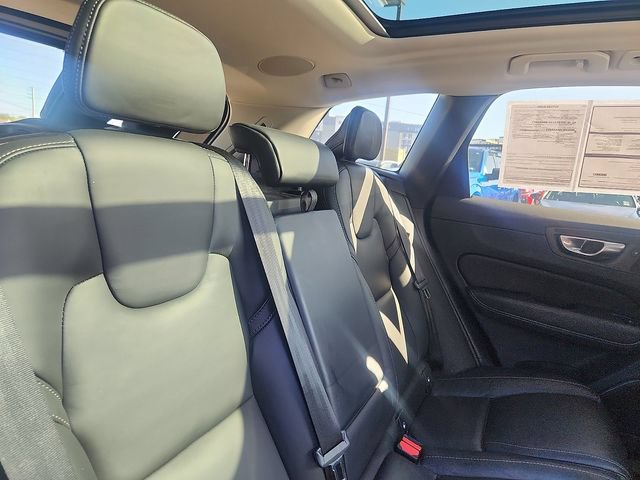 Used 2022 Volvo XC60 B5 Inscription w/ Climate Package AWD/4WD image 29