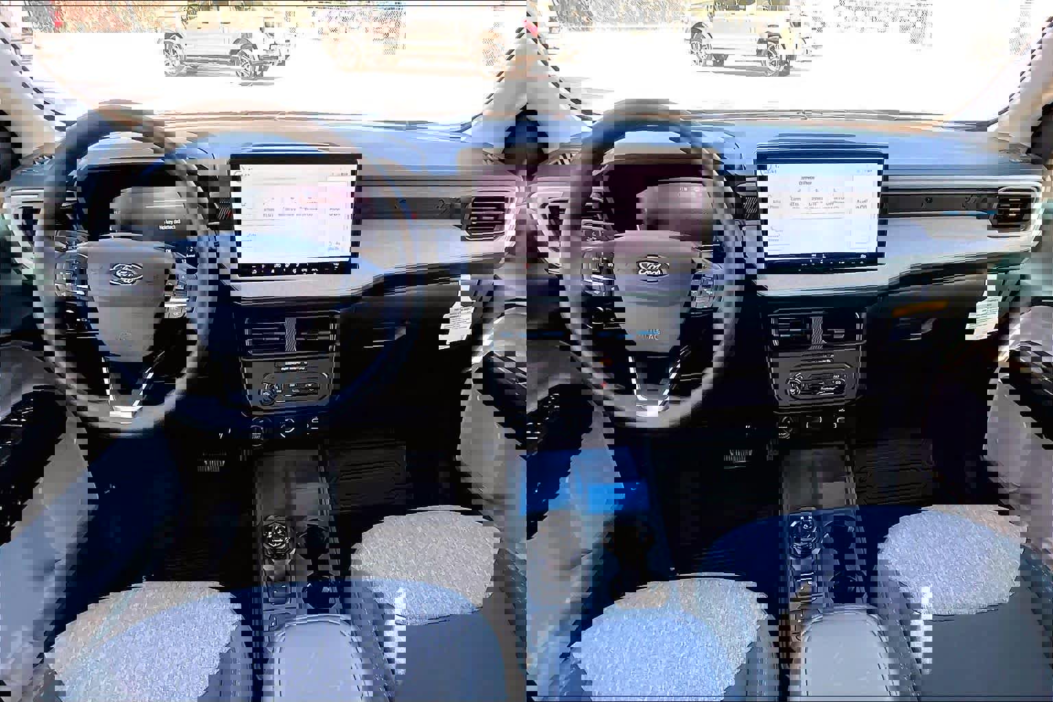 Certified 2025 Ford Maverick XLT image 16