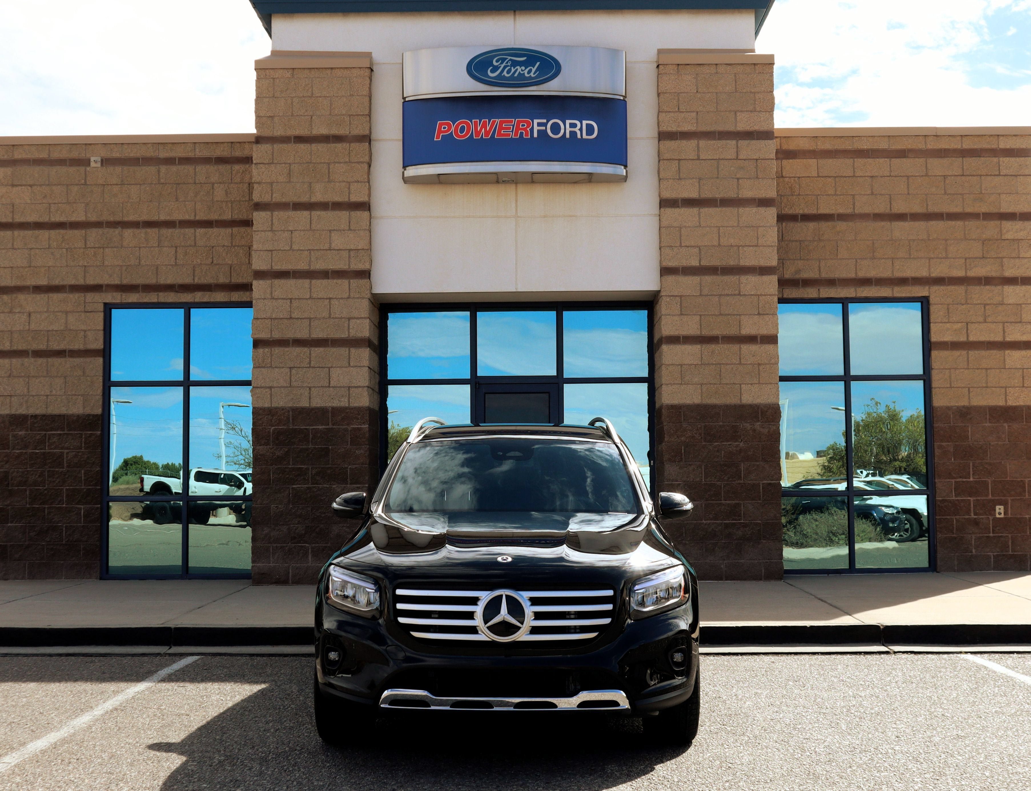 Used 2026 Mercedes-Benz GLB 250 image 3