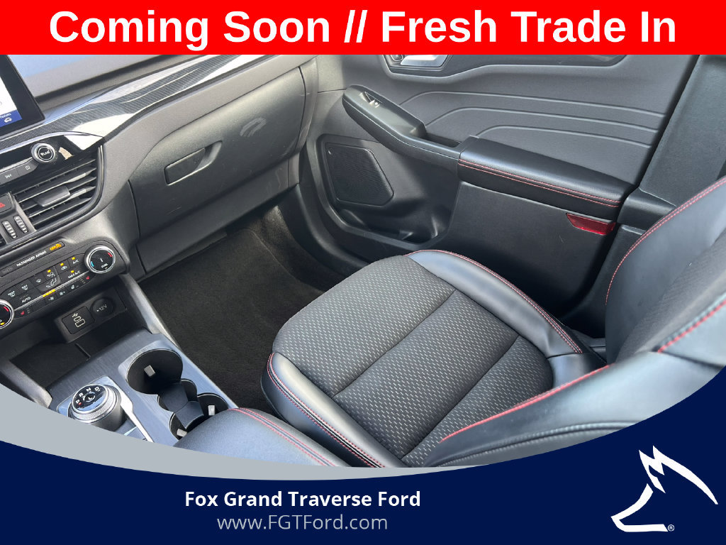 Certified 2025 Ford Escape ST-Line Select AWD/4WD image 31
