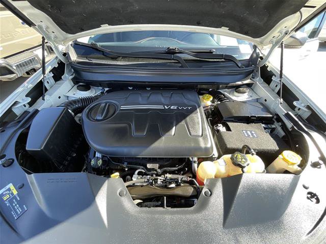 Used 2019 Jeep Cherokee Trailhawk AWD/4WD image 35