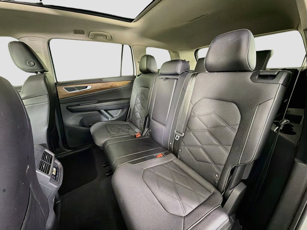 Used 2024 Volkswagen Atlas SE w/ Panoramic Sunroof Package FWD image 27