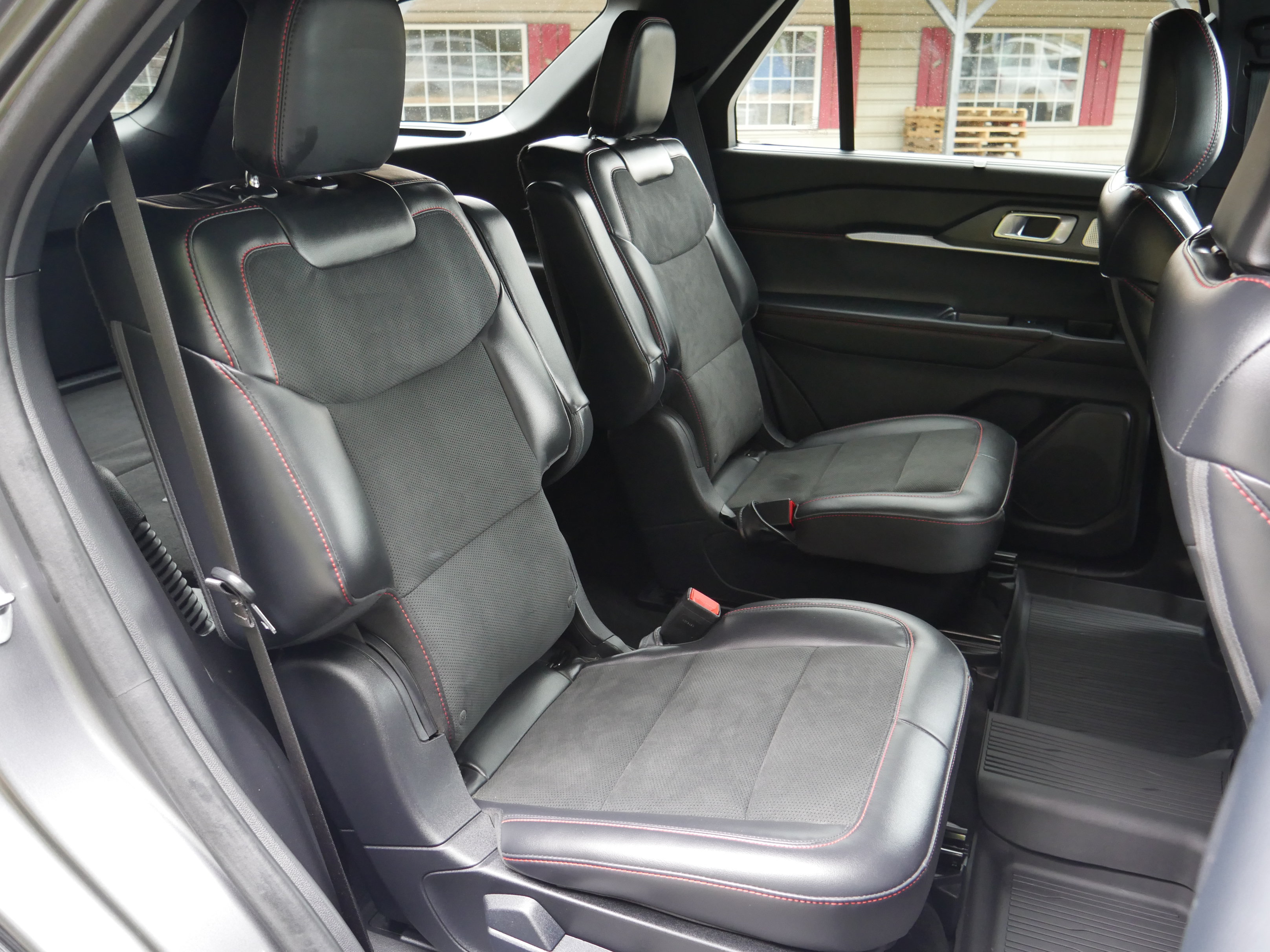 Certified 2025 Ford Explorer ST AWD/4WD image 34