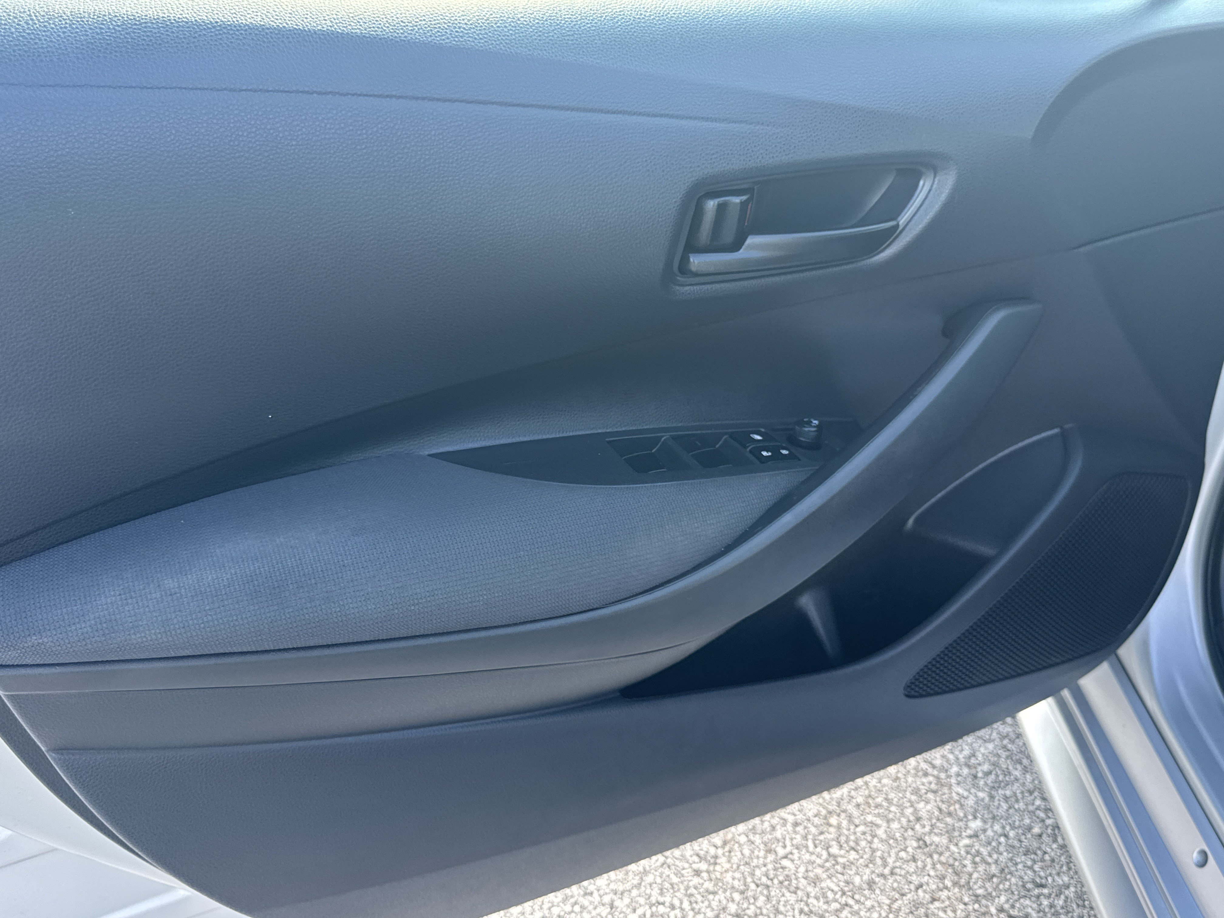 Used 2023 Toyota Corolla LE FWD image 10