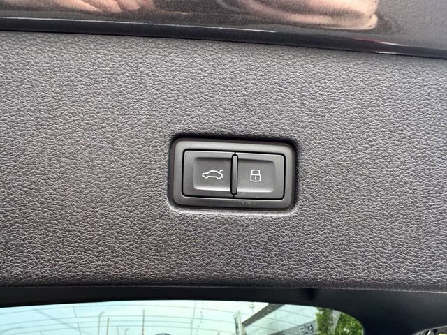 Used 2020 Audi Q8 Premium Plus AWD/4WD image 44