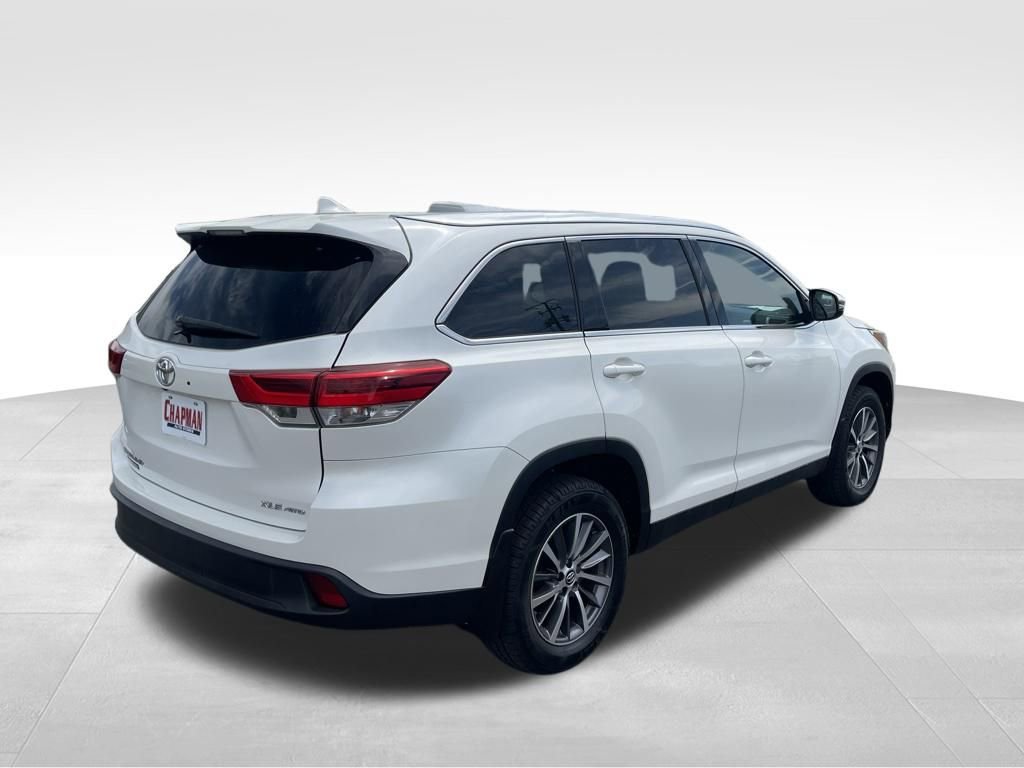 Used 2019 Toyota Highlander XLE AWD/4WD image 11