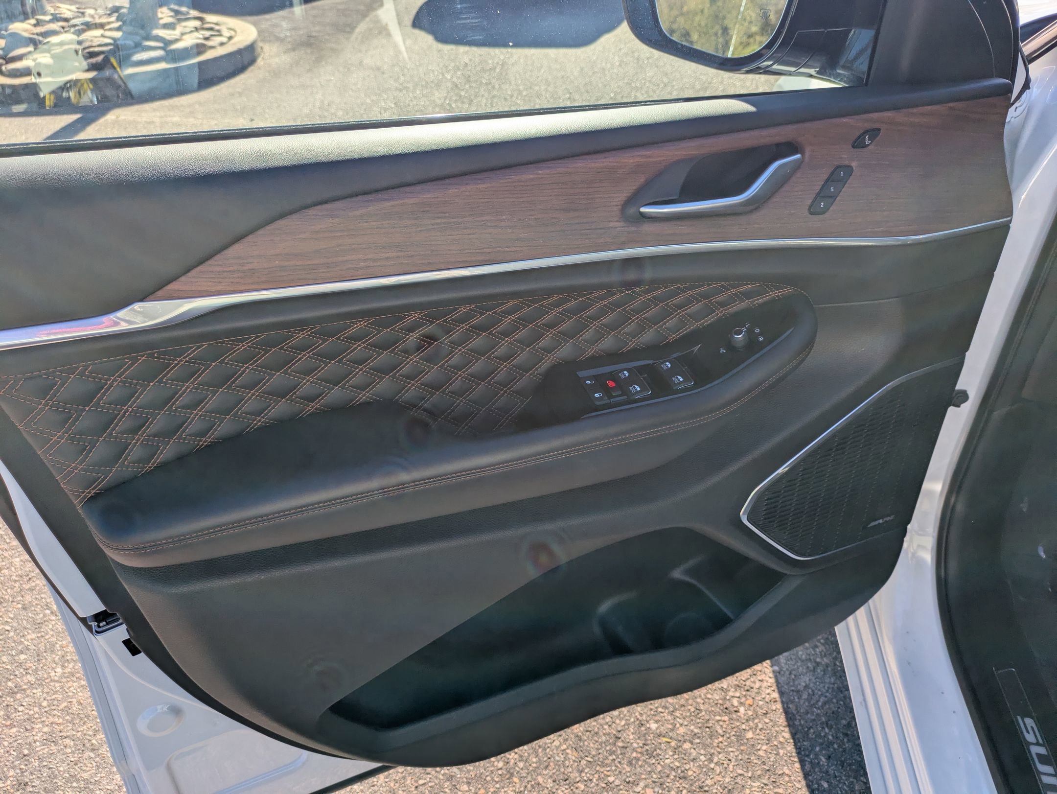 Used 2023 Jeep Grand Cherokee L Summit w/ Luxury Tech Group V image 12