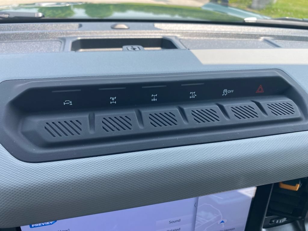 Certified 2022 Ford Bronco Badlands w/ Sasquatch Package AWD/4WD image 47