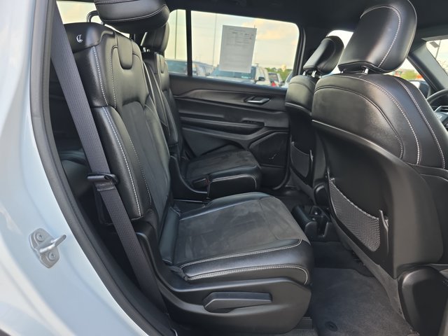 Used 2023 Jeep Grand Cherokee L Laredo AWD/4WD image 15