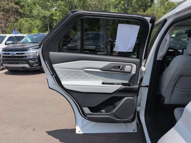 Certified 2026 Ford Explorer Platinum w/ LUX Leather Package AWD/4WD image 24