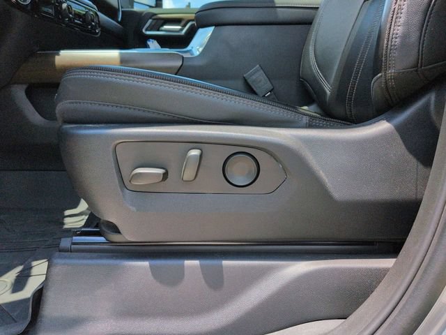 Used 2024 Chevrolet Silverado 2500 High Country w/ High Country Premium Package AWD/4WD image 24