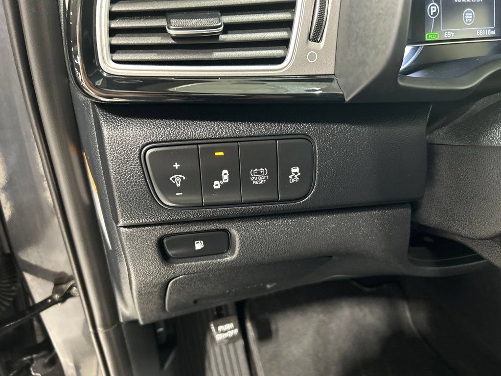 Used 2018 Kia Niro EX w/ EX Touring Graphite Edition FWD image 13