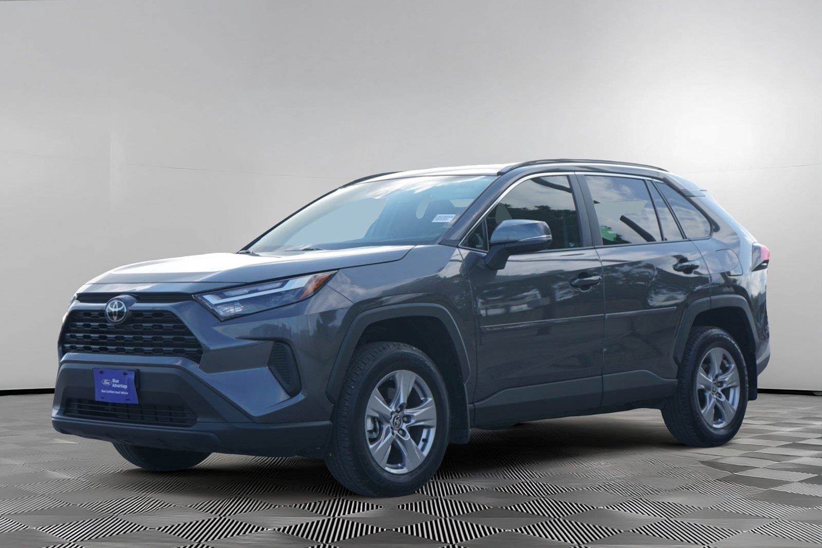 Used 2025 Toyota RAV4 XLE w/ Weather Package AWD/4WD image 8