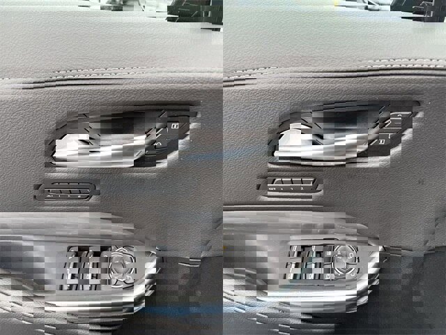 Used 2025 Cadillac XT4 Premium Luxury image 16