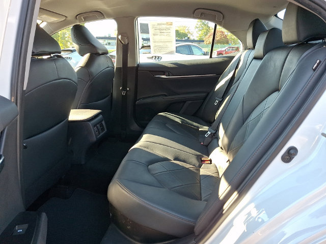 Used 2019 Toyota Camry XLE FWD image 12