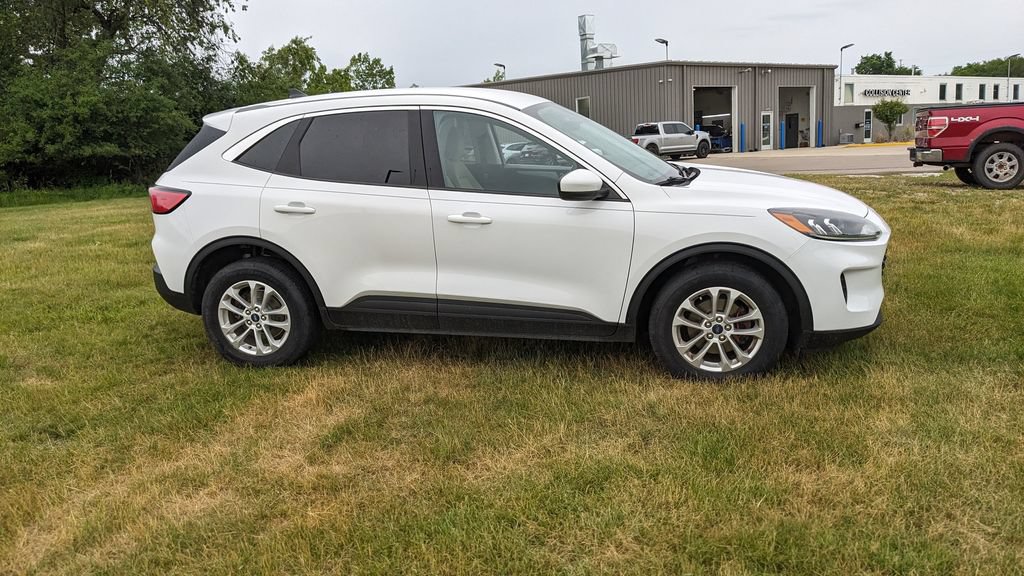 Certified 2021 Ford Escape SE w/ Convenience Package AWD/4WD image 2