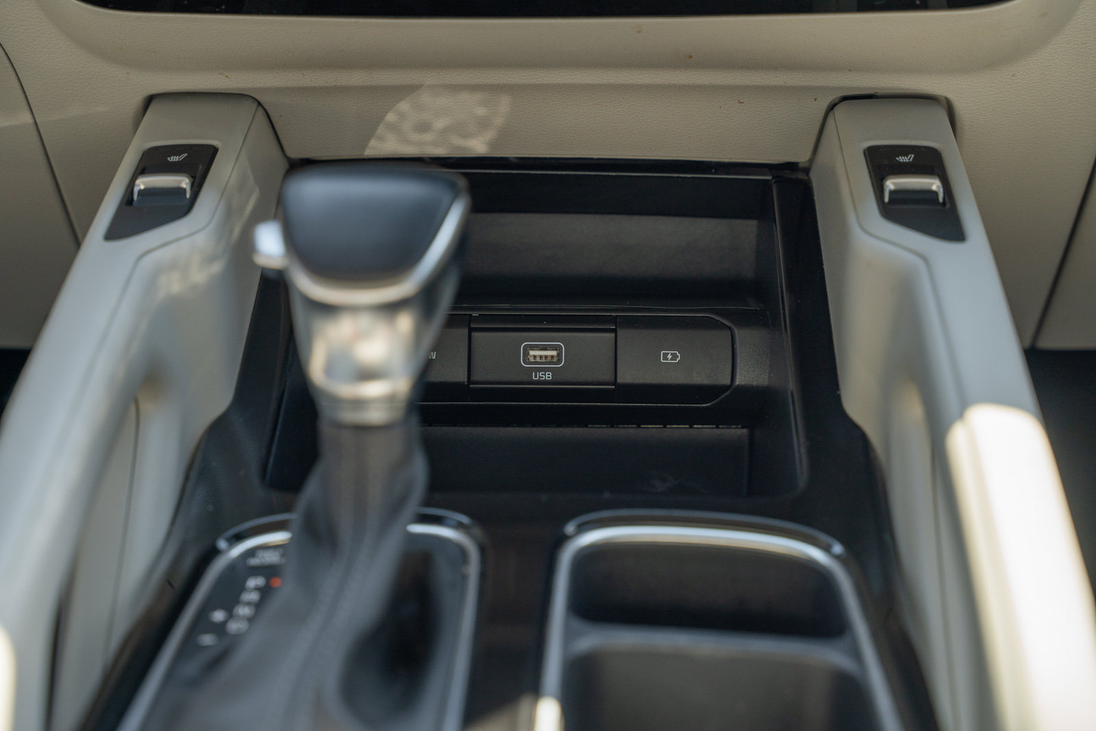 Used 2020 Kia Telluride S FWD image 32