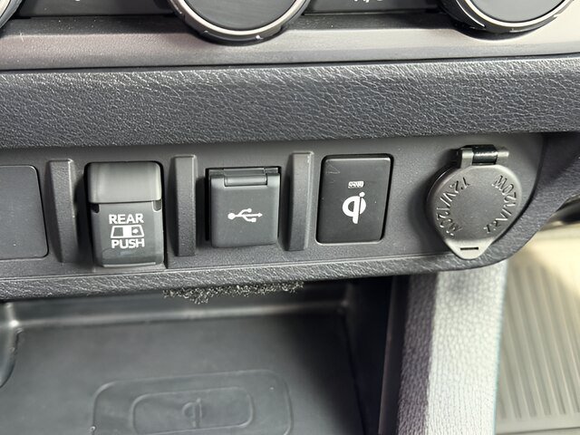Used 2023 Toyota Tacoma TRD Off-Road AWD/4WD image 10