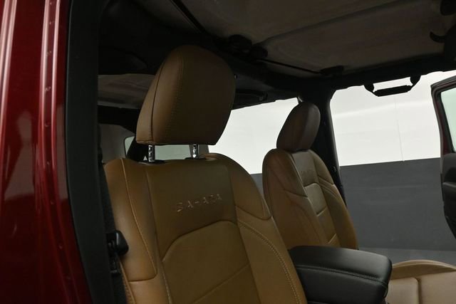 Used 2021 Jeep Wrangler Unlimited Sahara w/ Cold Weather Group AWD/4WD image 32