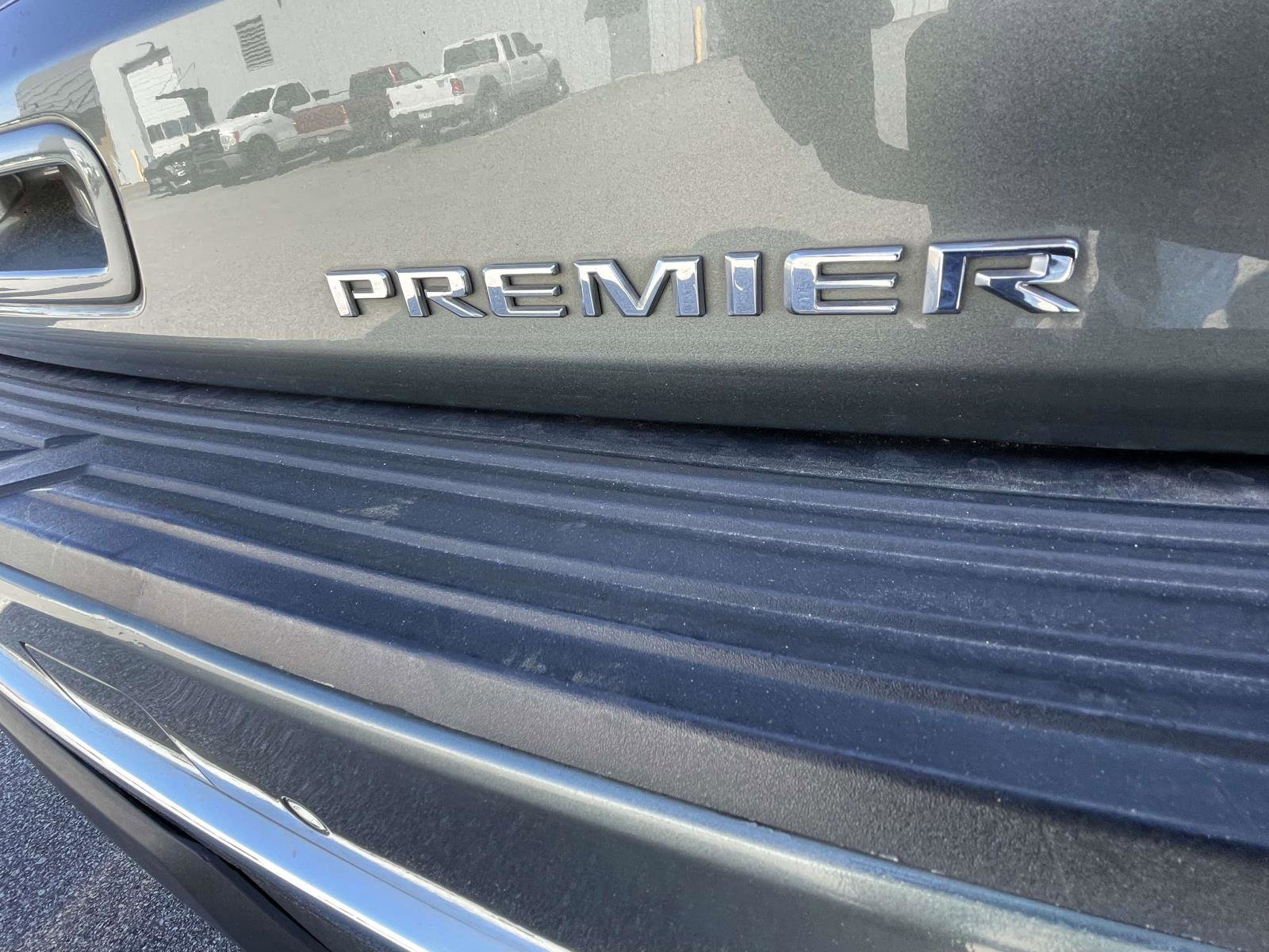 Used 2023 Chevrolet Suburban Premier RWD image 11