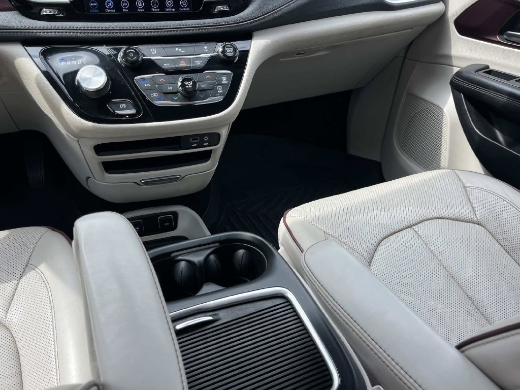 Used 2020 Chrysler Pacifica Limited FWD image 20