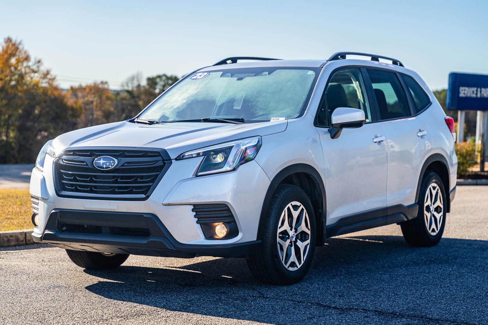 Used 2023 Subaru Forester Premium image 3