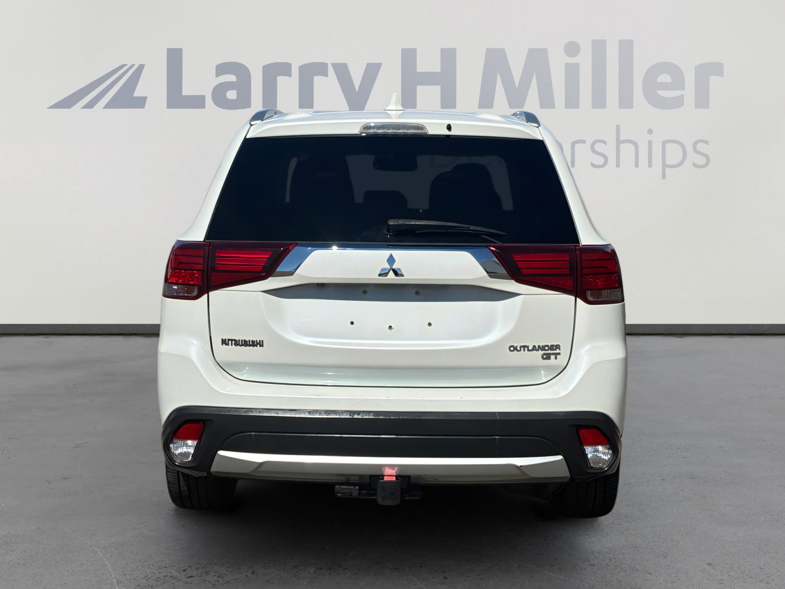 Used 2017 Mitsubishi Outlander GT image 4