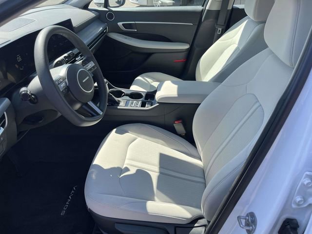 Used 2025 Hyundai Sonata SE FWD image 10