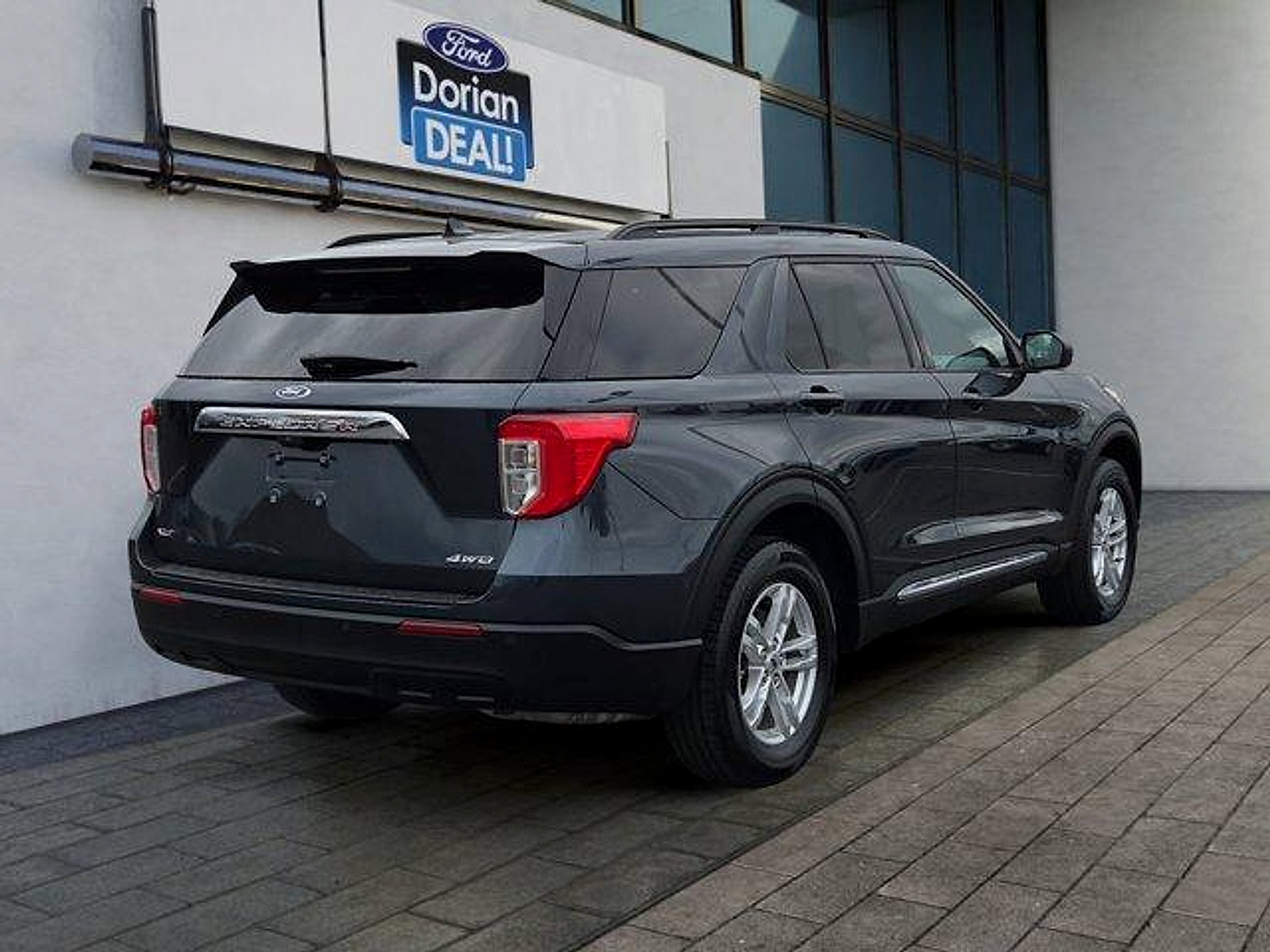 Certified 2023 Ford Explorer XLT AWD/4WD image 3