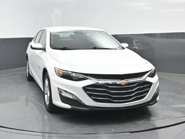 Used 2024 Chevrolet Malibu LT FWD image 2