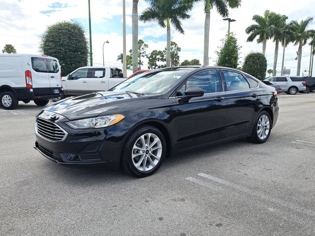 Certified 2020 Ford Fusion SE image 3
